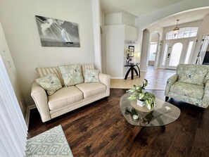 Nhà, 5 phòng ngủ | Khu phòng khách