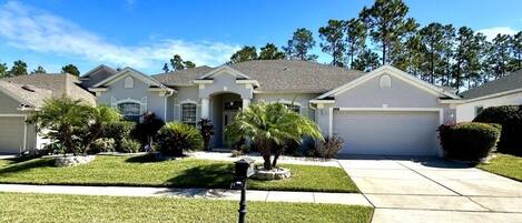 House, 5 Bedrooms | Exterior