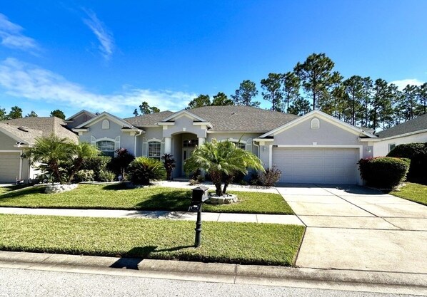 House, 5 Bedrooms | Exterior
