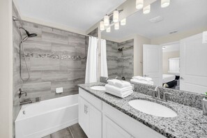 Stadtwohnung, 4 Schlafzimmer | Badezimmer | Handtücher