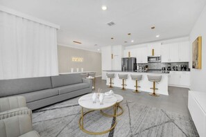 Stadtwohnung, 4 Schlafzimmer | Wohnbereich