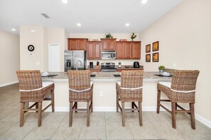 Private kitchen - 4891clock 4 Bedroom Townhouse (Kissimmee)