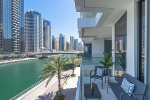 Property grounds - Free housekeeping visits during your stay - StayShort - Exceptional 3bedroom with incredible view in Dubai Marina! (Marina/JBR)