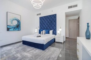 3 habitaciones, escritorio, tabla de planchar con plancha y wifi 