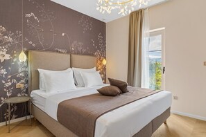 4 bedrooms, iron/ironing board, WiFi, bed sheets - Stylish high-end home just 1,6 km from the beach featuring a heated 29 square meter pool, Table tennis, (Kastel Luksic)