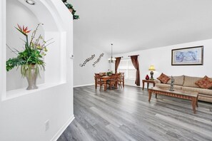 Villa, 4 Schlafzimmer | Wohnbereich