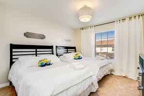 4 bedrooms, free WiFi, bed sheets - 4 Bed Pool Home With 1 K, 2 Q, 1 Twin Bedroom 4 Townhouse (Kissimmee)