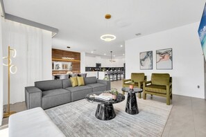 Villa, 6 chambres | Coin séjour