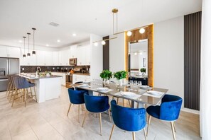 Villa, 6 chambres | Restauration