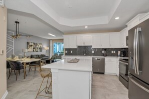 Townhome, 3 Bedrooms | Private kitchen - 3180 Para Unit 101 3 Bedroom Townhouse (Kissimmee)