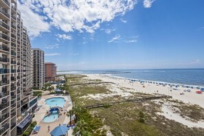 Condo, 4 habitaciones | Playa | En la playa 