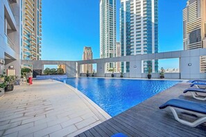 Pool - StayShort - Skyview 4BR Duplex Penthouse Perfect for Families in Marina! (Marina/JBR)