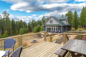 House, 4 Bedrooms | Outdoor dining