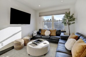 單棟房屋, 4 間臥室 | 客廳 | 智能電視