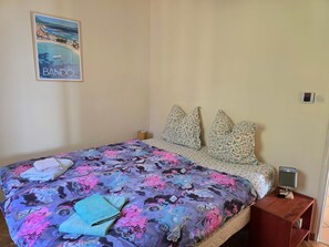 4 bedrooms, iron/ironing board, free WiFi, bed sheets - Villa les Lauriers (Bandol)