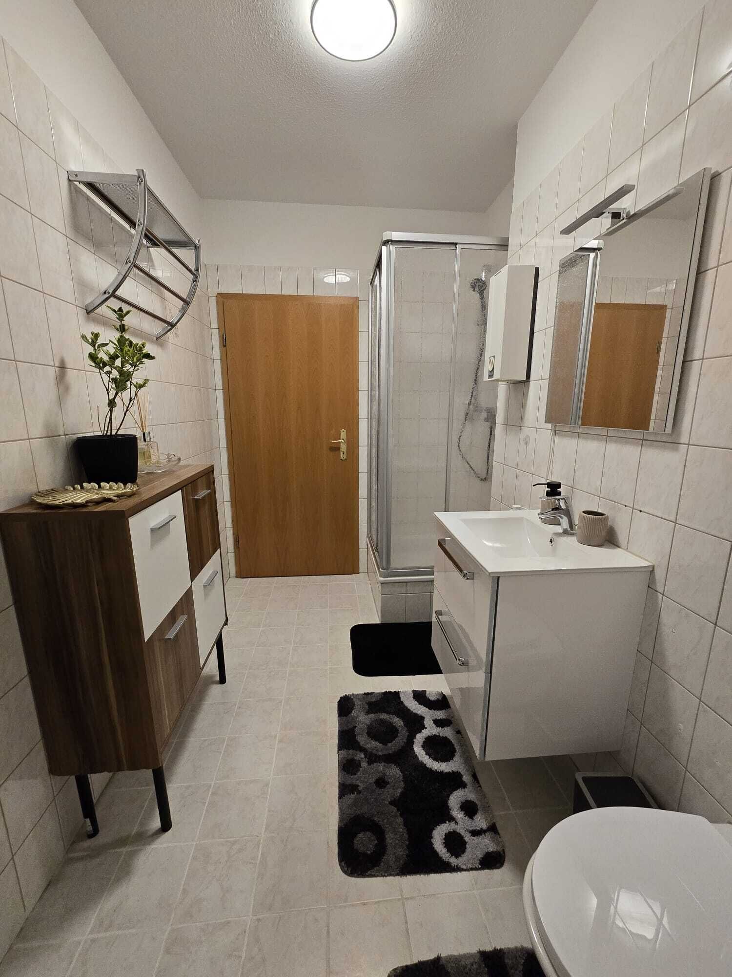 Dusche, Handtücher, Seife, Shampoo