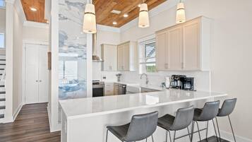 House, 6 Bedrooms, Private Pool, Ocean View | Private kitchen | Full-size fridge, microwave, oven, stovetop