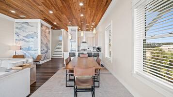 House, 6 Bedrooms, Private Pool, Ocean View | In-room dining