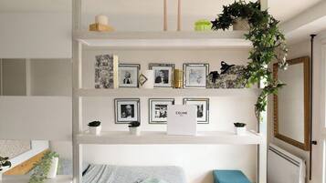 1 habitación, acceso a internet y ropa de cama