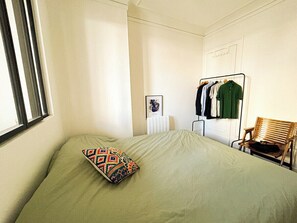 1 bedroom, internet, bed sheets