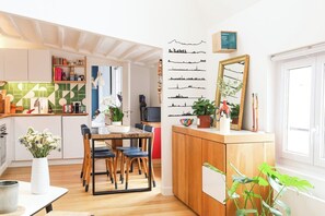 Dining - Chic Hideaway with Sacré-Coeur View - Paris 9th (Paris)