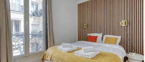 1 soverom, strykejern/-brett, internettilgang og sengetøy