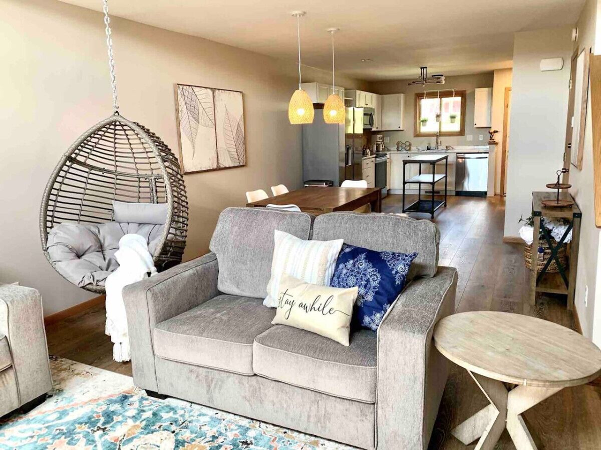 TV, fireplace, ping pong