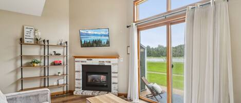 TV, fireplace, ping pong