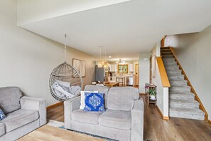 TV, fireplace, ping pong