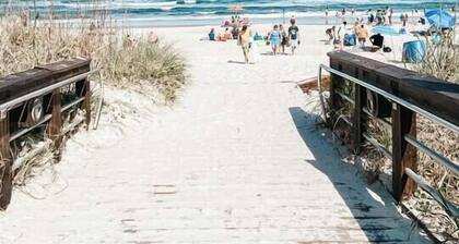 High Tide at CB - 75 steps to Beach Access