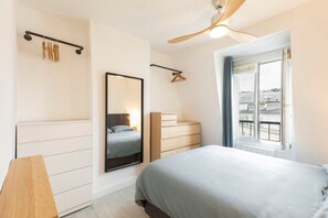 2 bedrooms, iron/ironing board, Internet, bed sheets