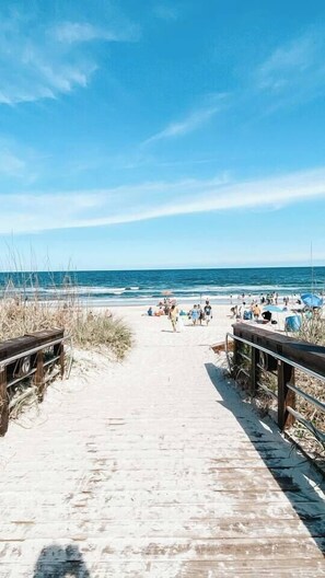 Beach nearby - Low Tide at CB - 75 steps to Beach Access (Carolina Beach)