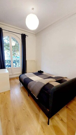 2 slaapkamers, een strijkplank/strijkijzer, wifi