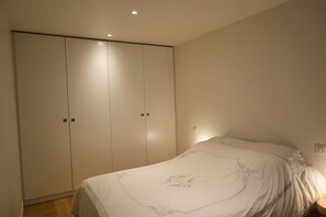 1 bedroom, internet, bed sheets