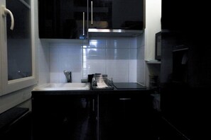 Refrigerador, microondas, cafetera/tetera