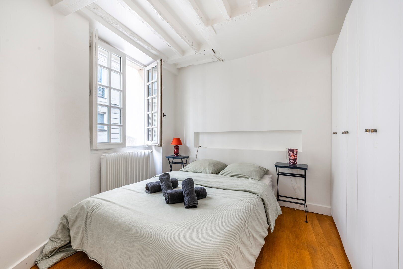 1 chambre, bureau, accès Internet, draps fournis