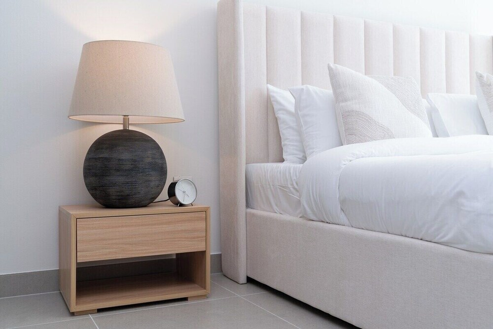 OFFER! 50 OFF! Sleep 4 in the center of Downtown! Dubai Vrbo