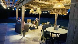 تناول الطعام بالخارج