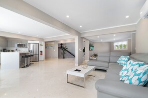 Villa (6 Bedrooms) | Property amenity