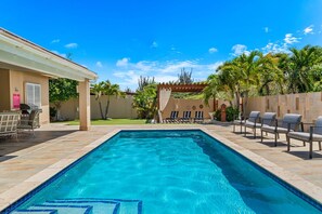 Casa (4 Bedrooms) | Servicio de la propiedad