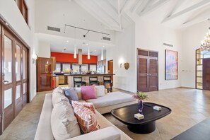 House (4 Bedrooms) | Property amenity - Esmeralda 125 (Noord)