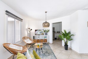 House (3 Bedrooms) | Property amenity