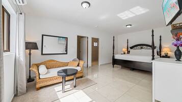 House (3 Bedrooms) | Property amenity