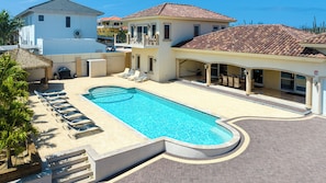 Villa (4 Bedrooms) | Property amenity