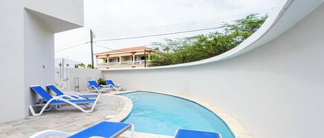 Apartment (2 Bedrooms) | Front of property