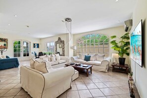 Biệt thự (6 Bedrooms) | Tiện nghi, dịch vụ nơi lưu trú