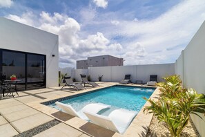 House (3 Bedrooms) | Property amenity