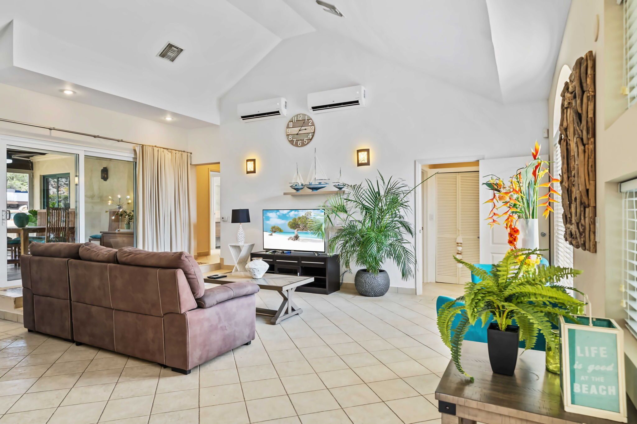 House (5 Bedrooms) | Property amenity