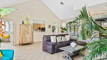 House (5 Bedrooms) | Property amenity