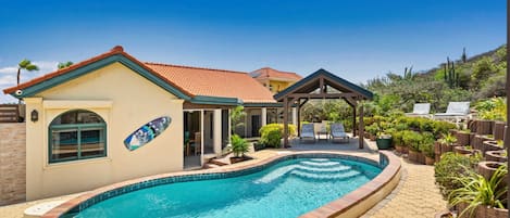 House (5 Bedrooms) | Front of property